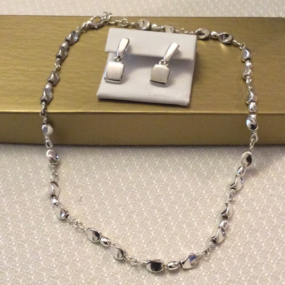 Silver necklace and earrings set - Picture 2 of 6